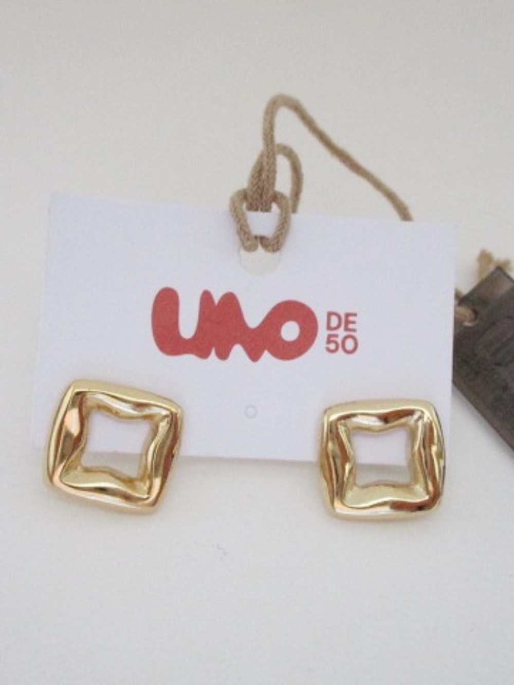 UNO DE 50 - Femme Fatale Earrings